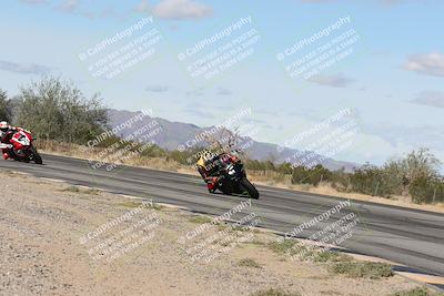 media/Nov-16-2025-Race Pace (Sun) [[8c5fa54630]]/Non Verified Riders (1st 20 Minutes)/3-Turn 3 Inside (11am)/